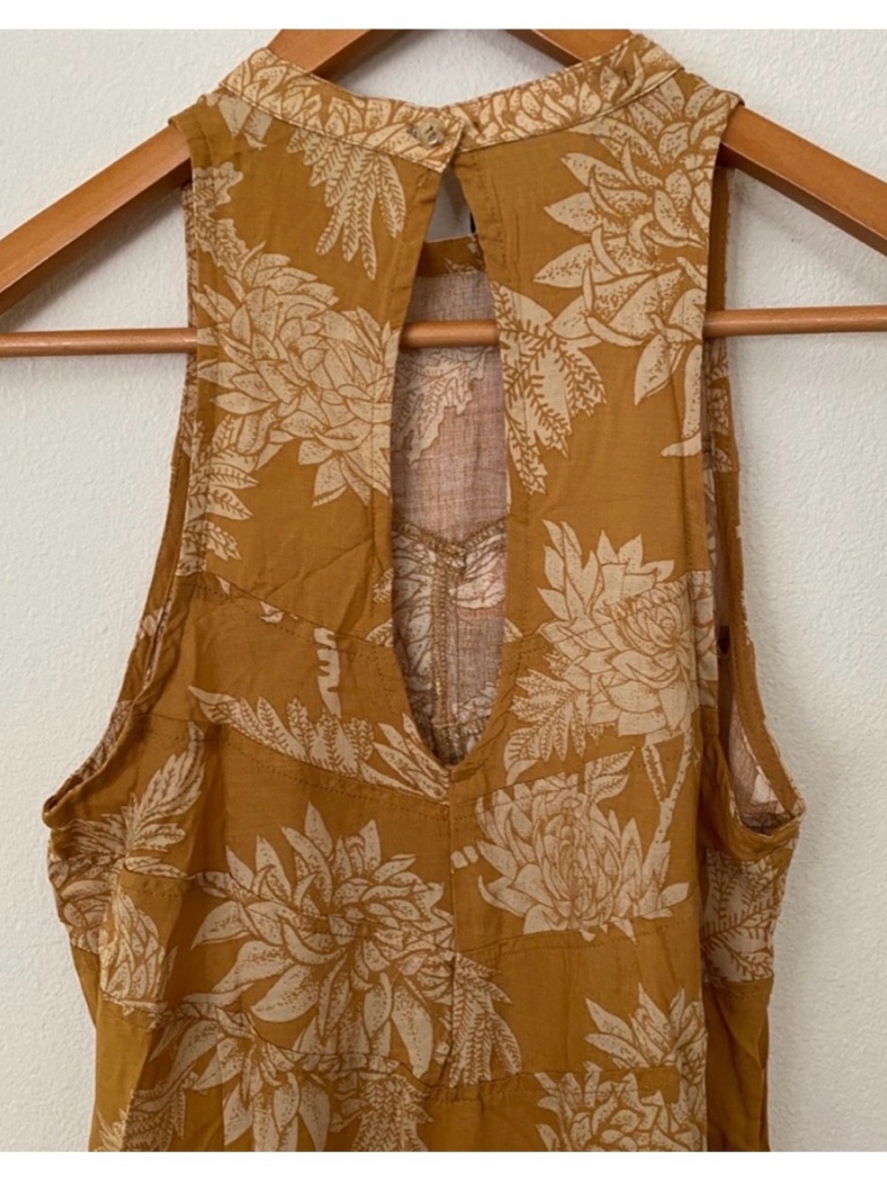 Golden Dahlia Maxi Dress - Picture 3 of 3
